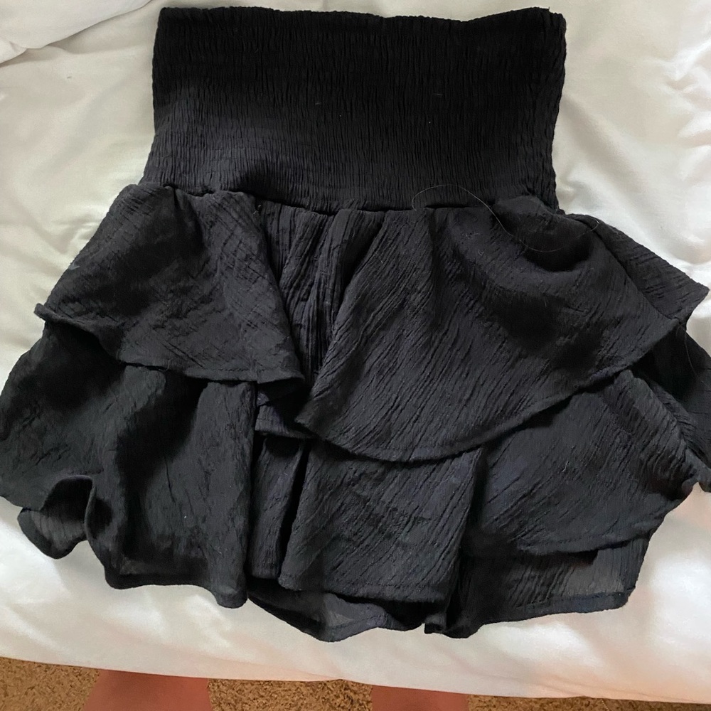 RUFFLE FITTED SKIRT